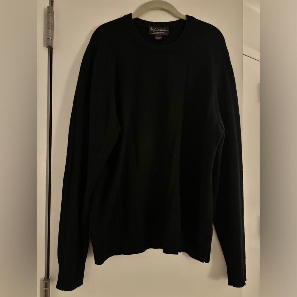 Brooks Brothers 3-Ply Scottish Cashmere Crewneck Sweater in Black - Large